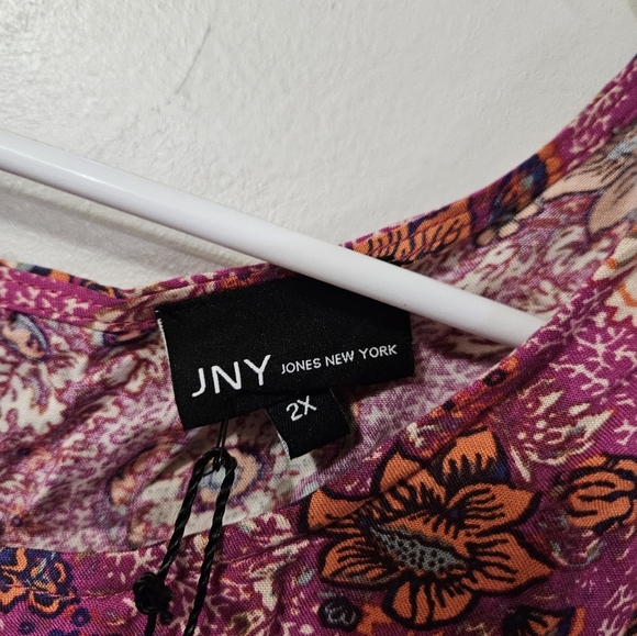 NWT! jones New York Multicolor Floral Blouse! - Picture 2 of 6